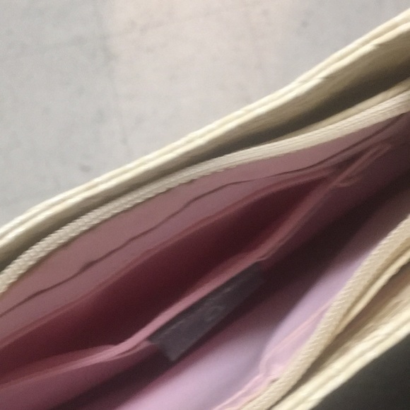 LIZ CLAIBORNE off white purse - Picture 3 of 3